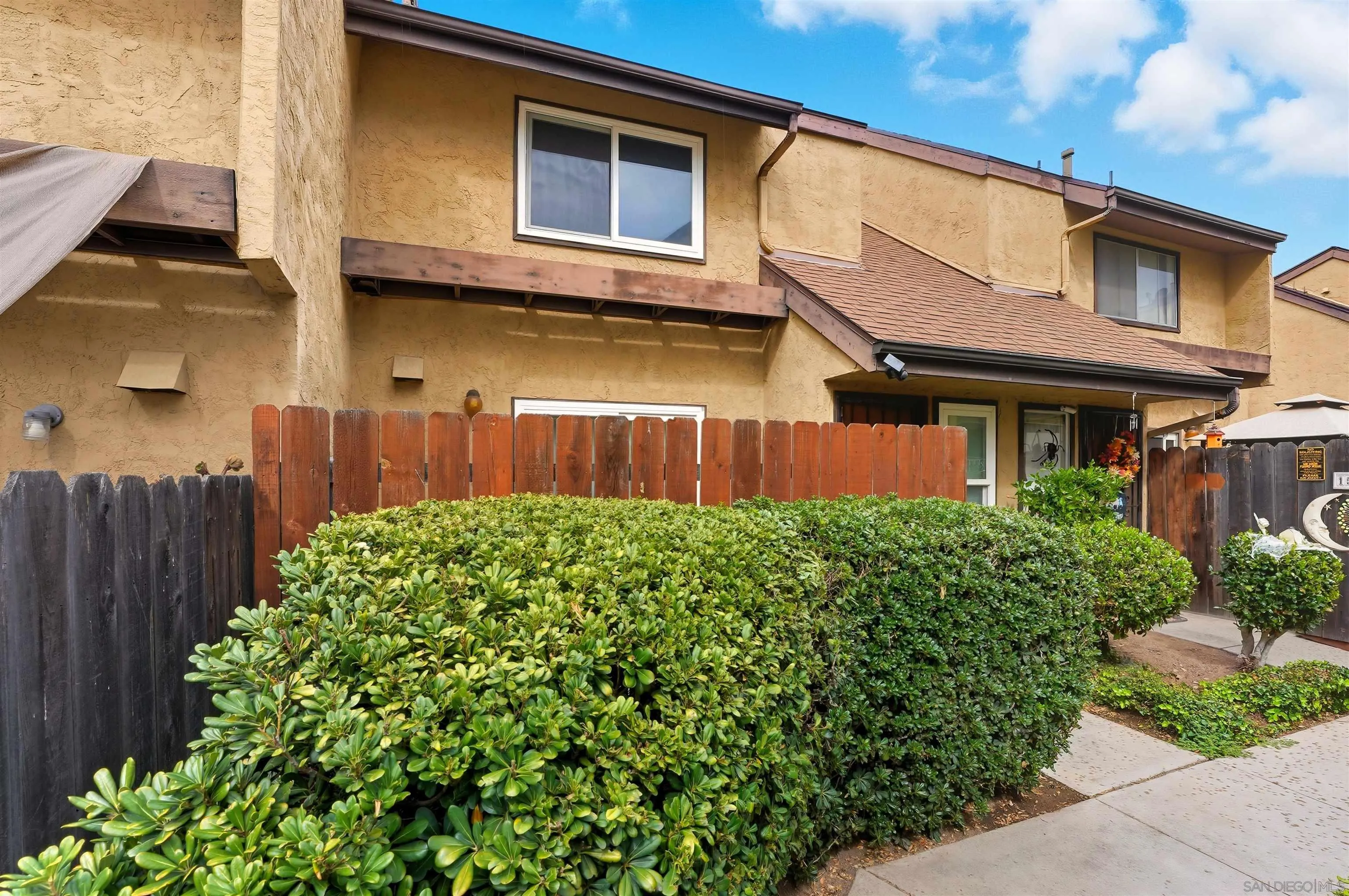 https://cdn.realtyfeed.com/cdn/127/250041621/e5ccb745619a3c5f85d1205537bfb592.webp