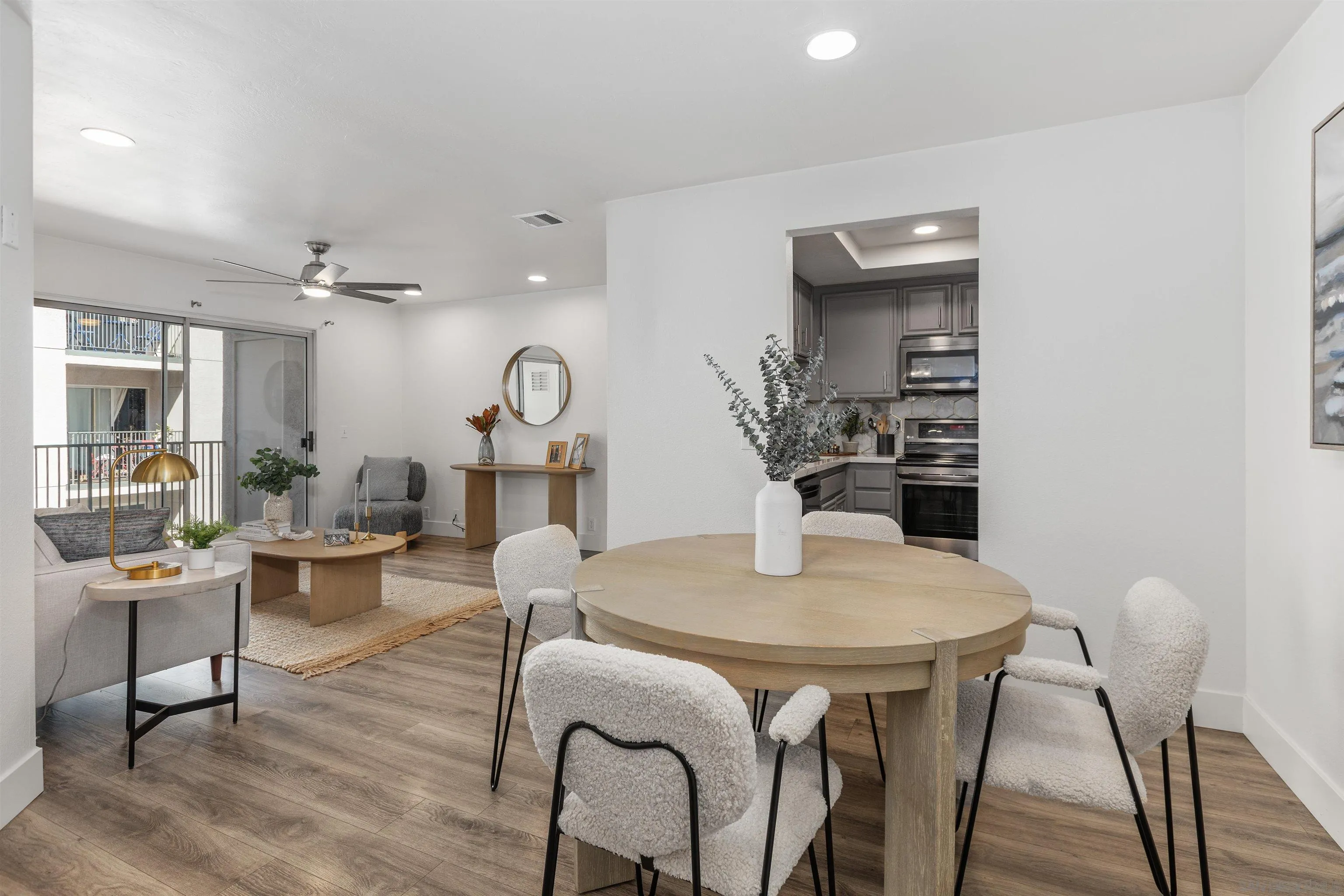 Photo #5: 250041623 Listing 