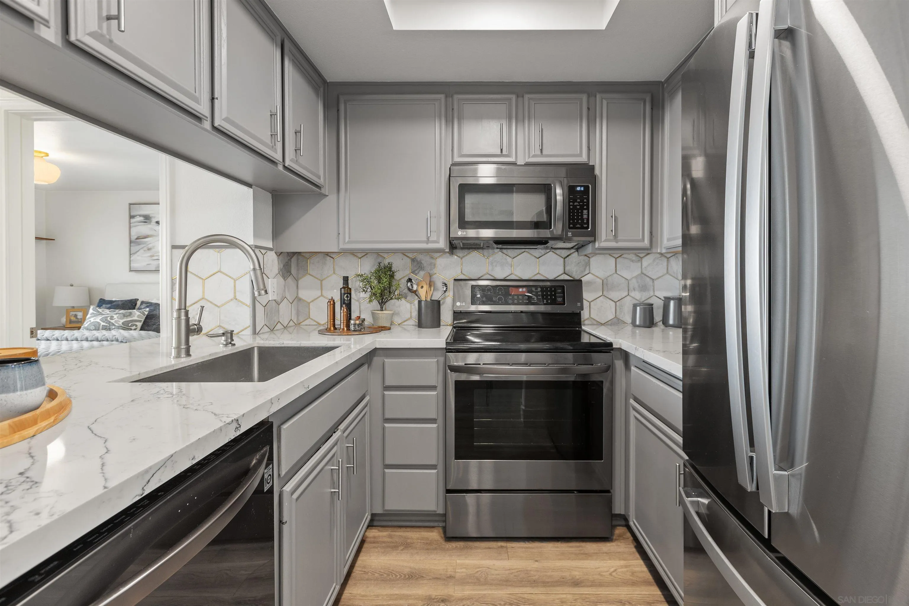 Photo #6: 250041623 Listing 