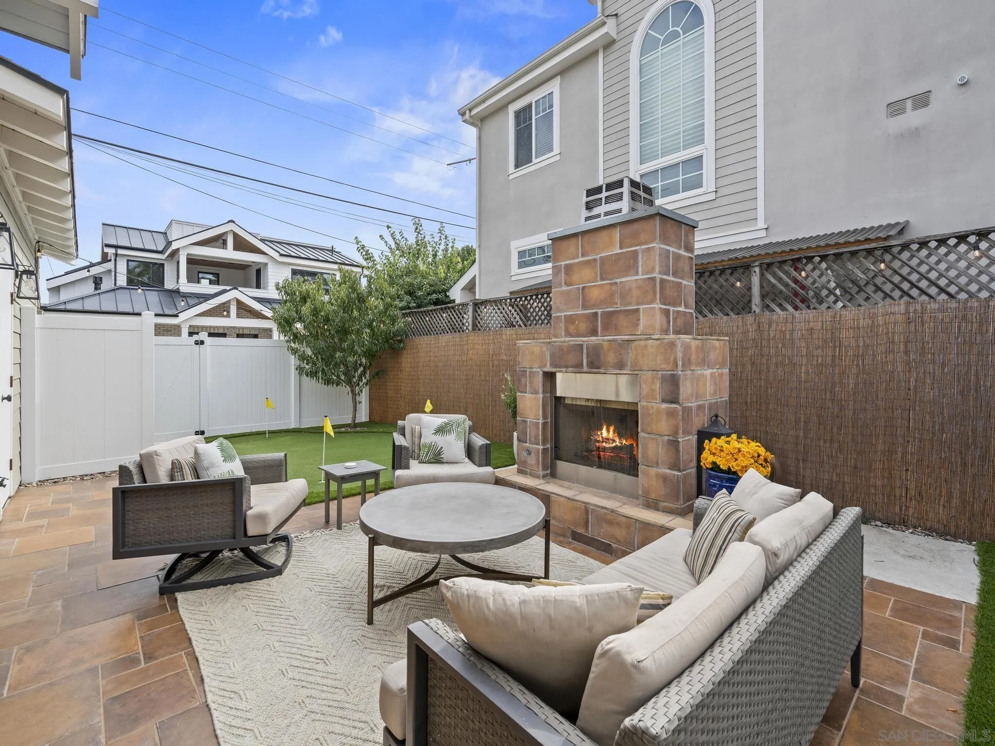 https://cdn.realtyfeed.com/cdn/127/250041628/515ca30eab9e21b9a4235d565bb578c7.webp