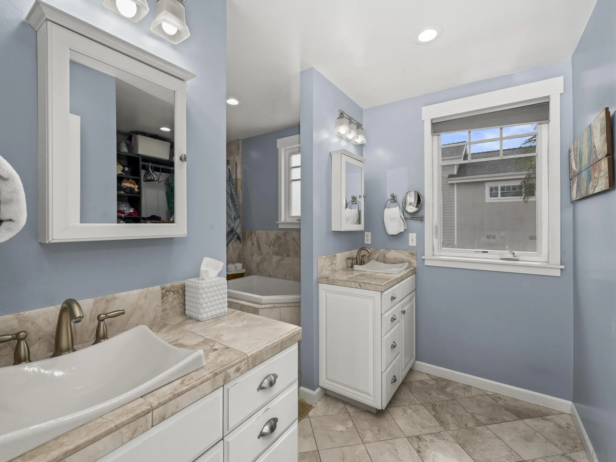 https://cdn.realtyfeed.com/cdn/127/250041628/924b7c4a019b67649bee6dbc56d1d34b.webp
