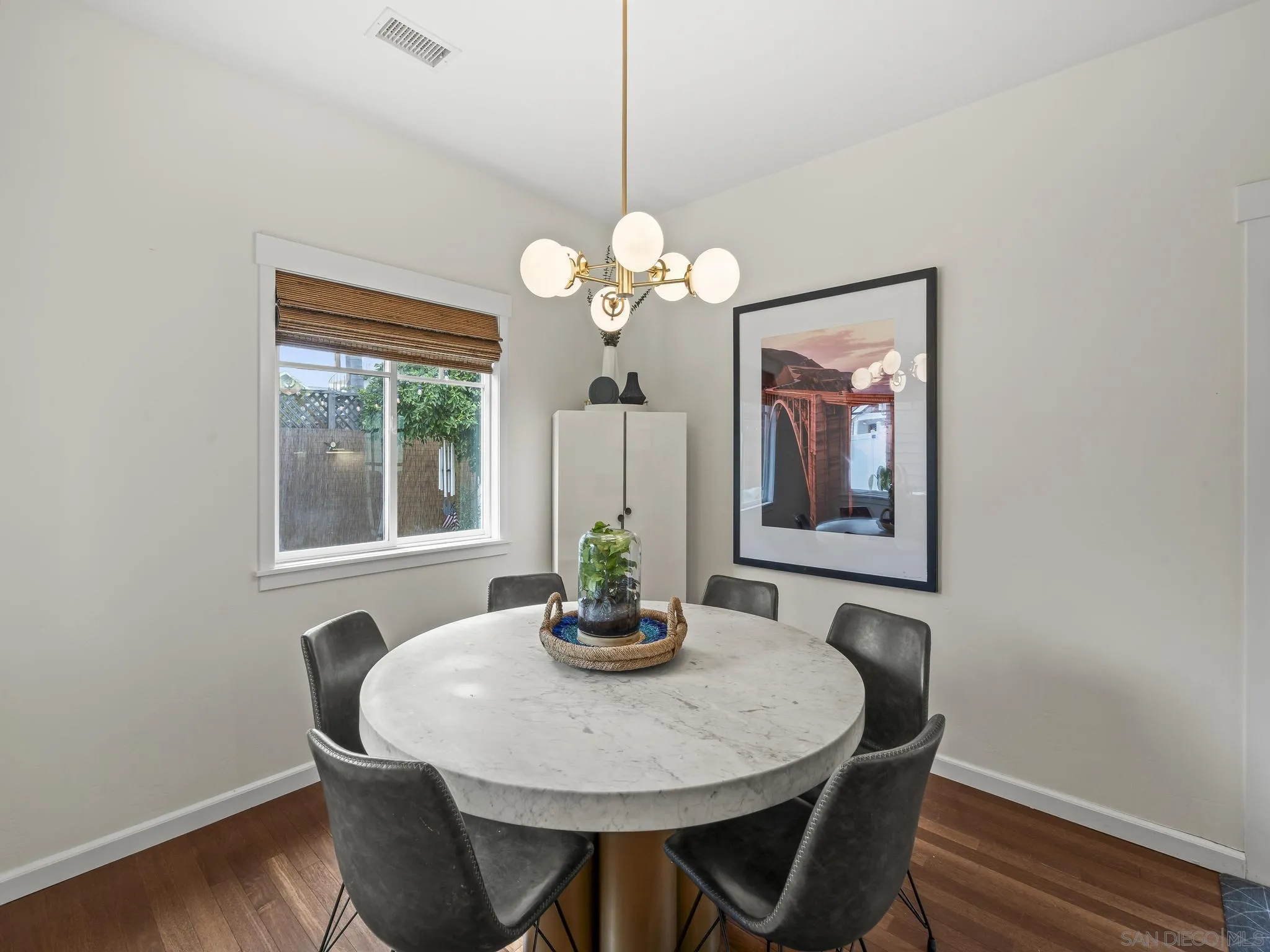 https://cdn.realtyfeed.com/cdn/127/250041628/d55d63a0327a0fed7b80d5d78047c468.webp