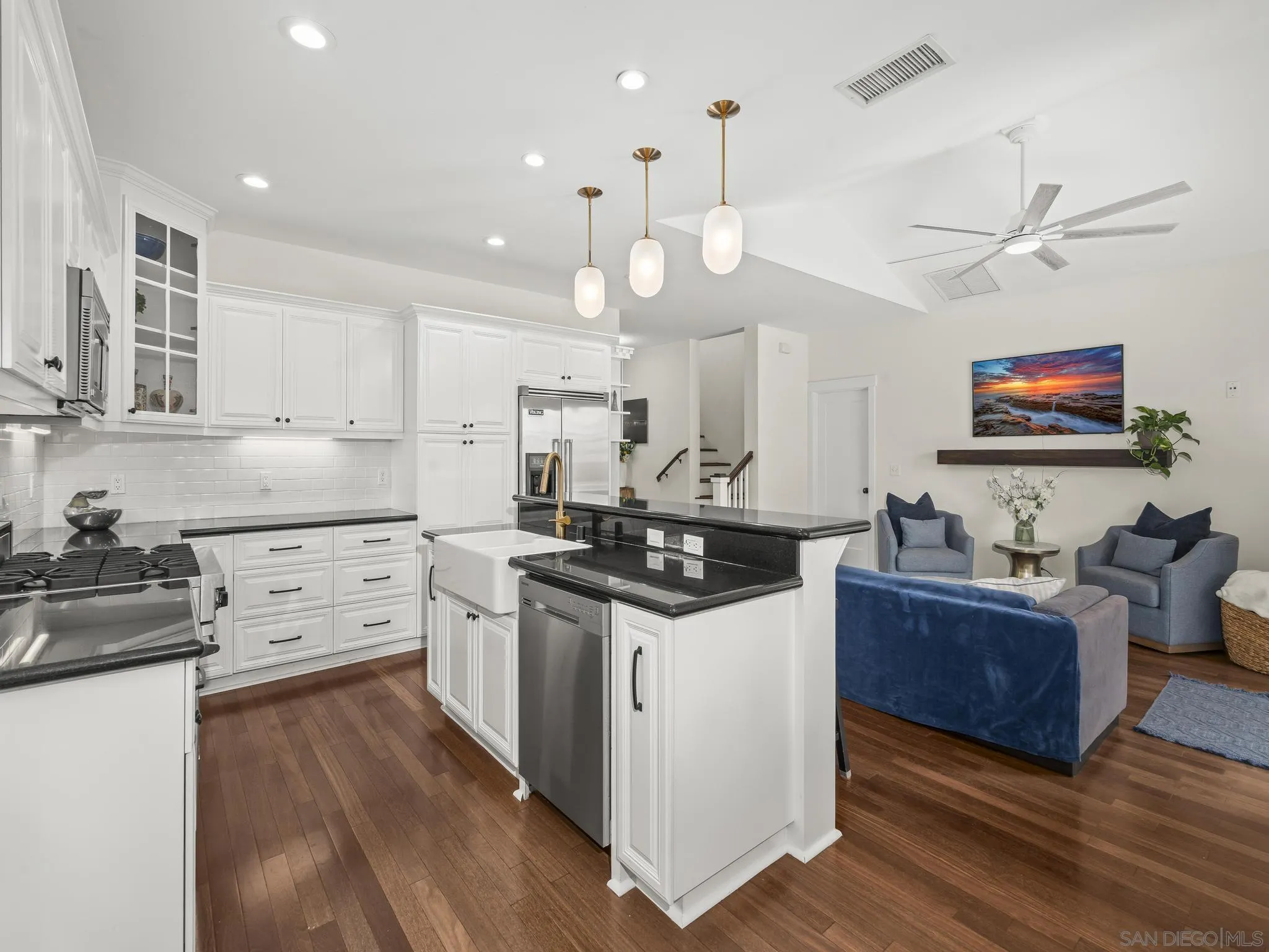 https://cdn.realtyfeed.com/cdn/127/250041628/f3e5798bca19253604b733c3a349d7c5.webp