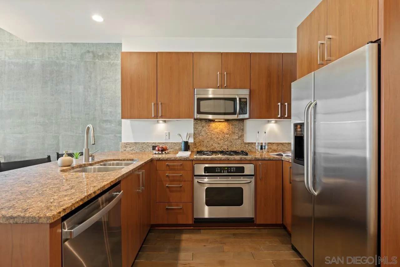 Photo #2: 250041630 Listing 