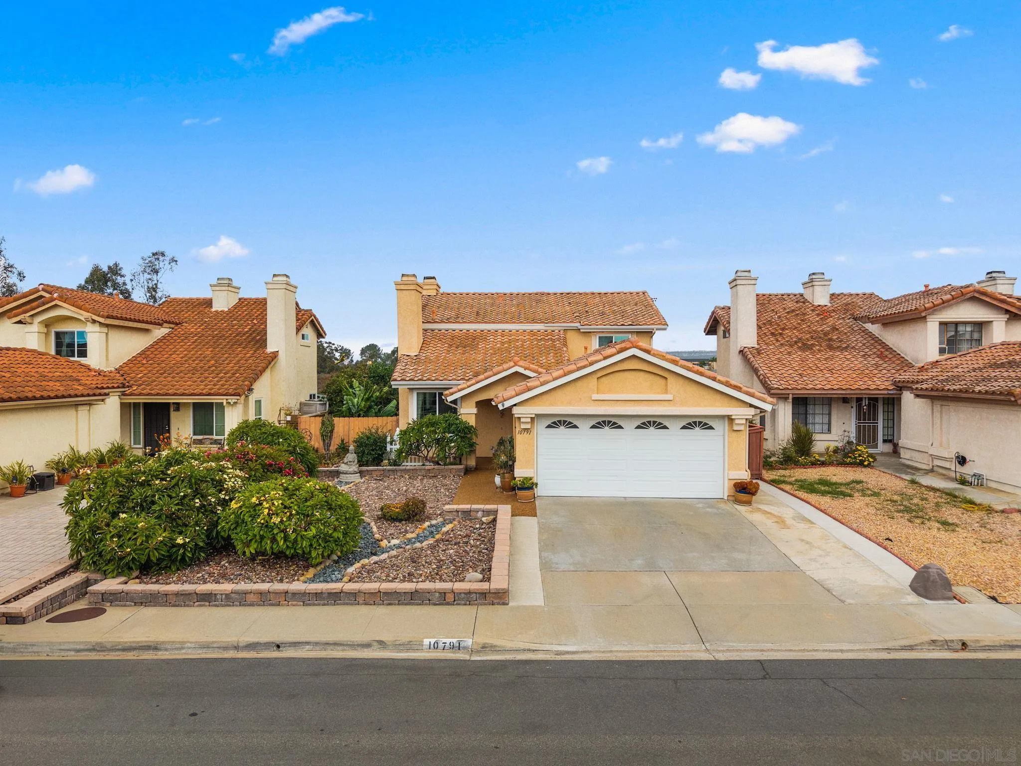 https://cdn.realtyfeed.com/cdn/127/250041635/63fb7c3a1625e893152f59bd172ed653.webp