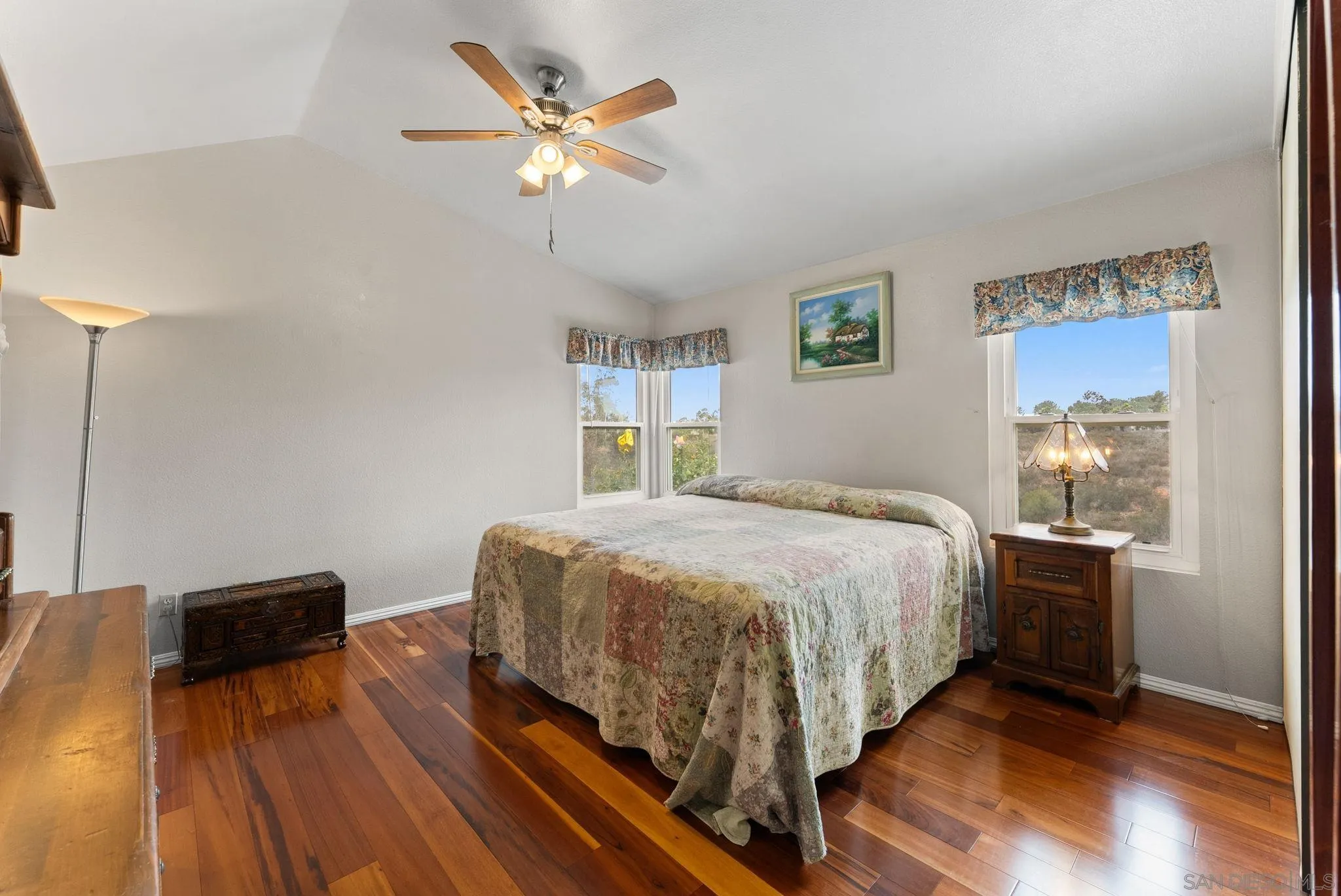 https://cdn.realtyfeed.com/cdn/127/250041635/761d2e4c046871652f9c4503694a2e5e.webp