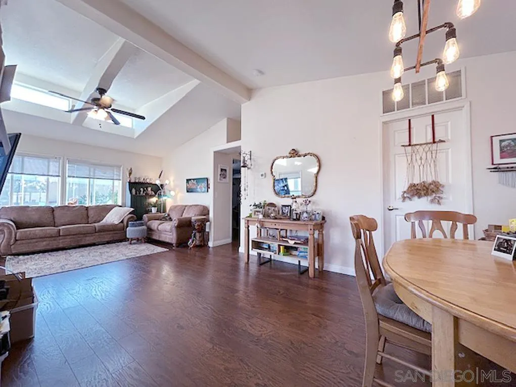 https://cdn.realtyfeed.com/cdn/127/250041636/24c96daa2ddfafdf44cfaae7acd74c02.webp