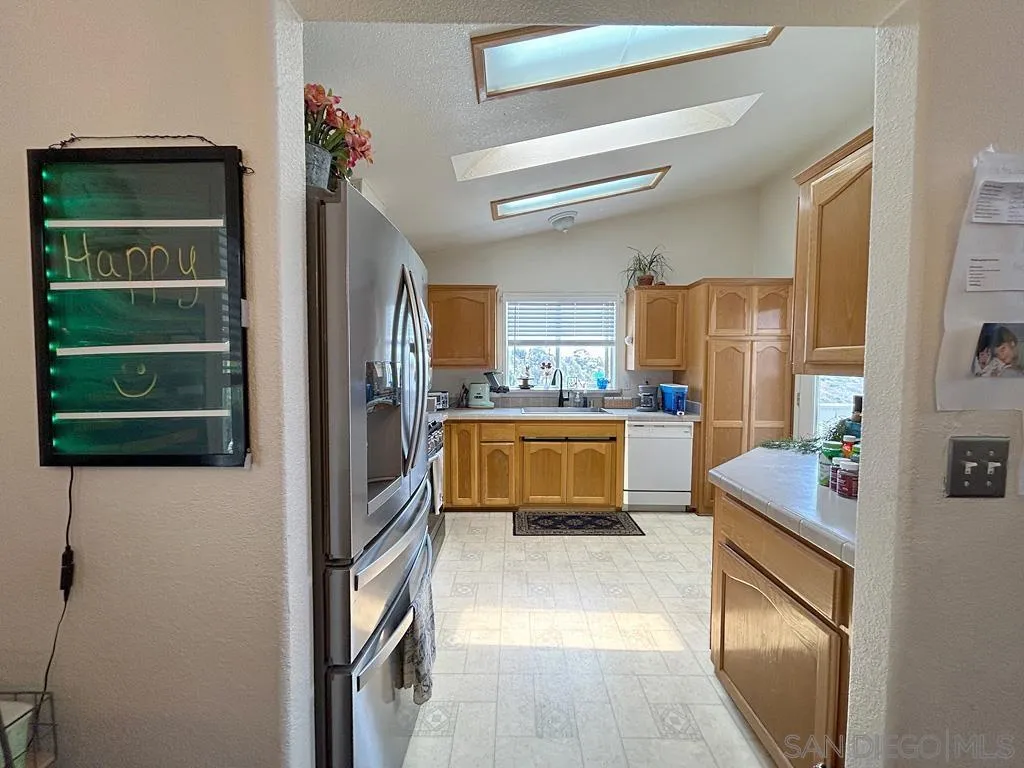 https://cdn.realtyfeed.com/cdn/127/250041636/7dabb693ca1cfa577316bf1df749f7a9.webp