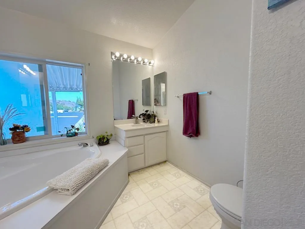 https://cdn.realtyfeed.com/cdn/127/250041636/8ca6e6500f3d92e69ecab1f7c93866f1.webp
