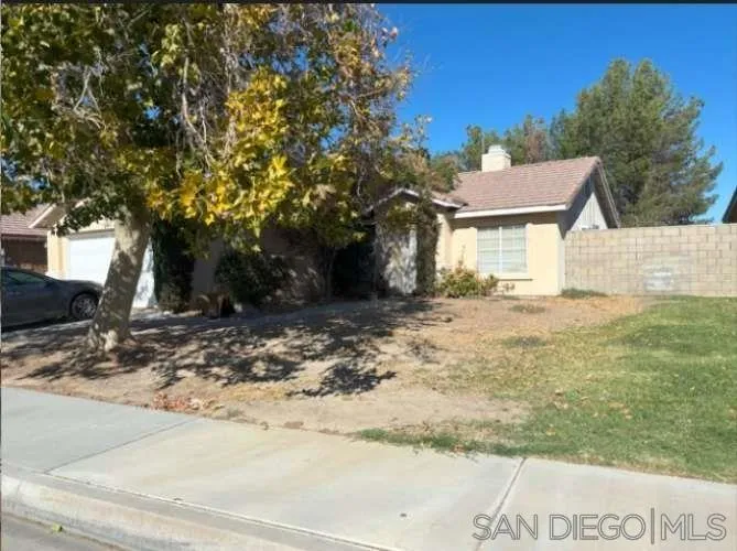 Lancaster, CA 93535