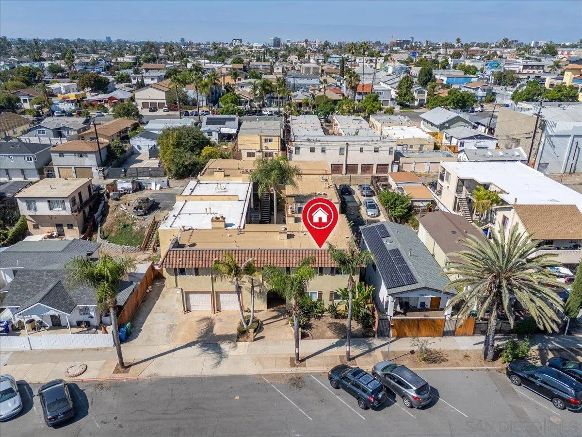 https://cdn.realtyfeed.com/cdn/127/250041642/5ee9b7aaf810975bd0e49da65a746b21.webp