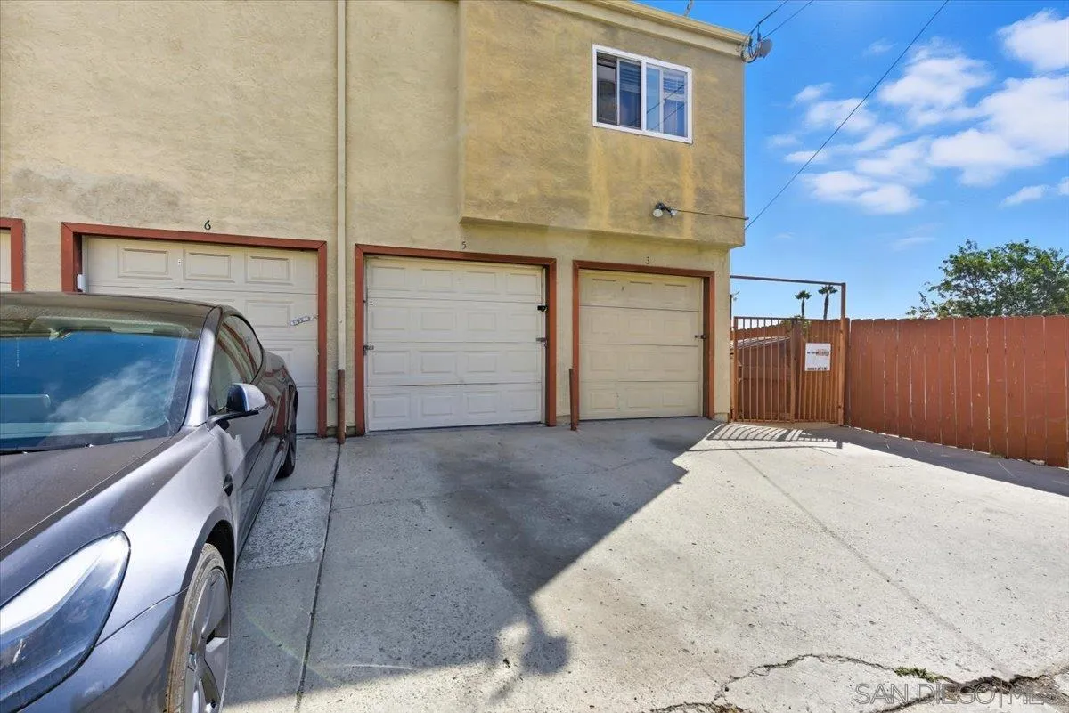 https://cdn.realtyfeed.com/cdn/127/250041642/a5d8bd40f2d2dab883f29fff7560bfbd.webp