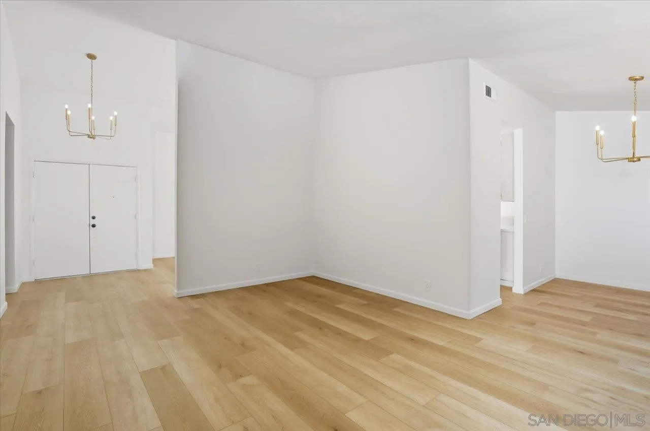 https://cdn.realtyfeed.com/cdn/127/250041643/436fa81e670e4a87851cfc934bddb105.webp