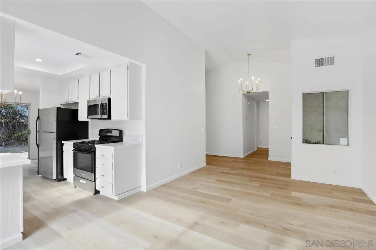 https://cdn.realtyfeed.com/cdn/127/250041643/541d340dd7758ec11cfc2ffff2a8f9b8.webp