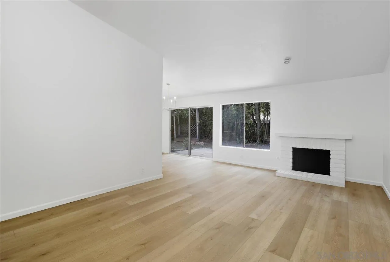 https://cdn.realtyfeed.com/cdn/127/250041643/7829eb5d3bcc03a7e1fc2aadeec3f36e.webp
