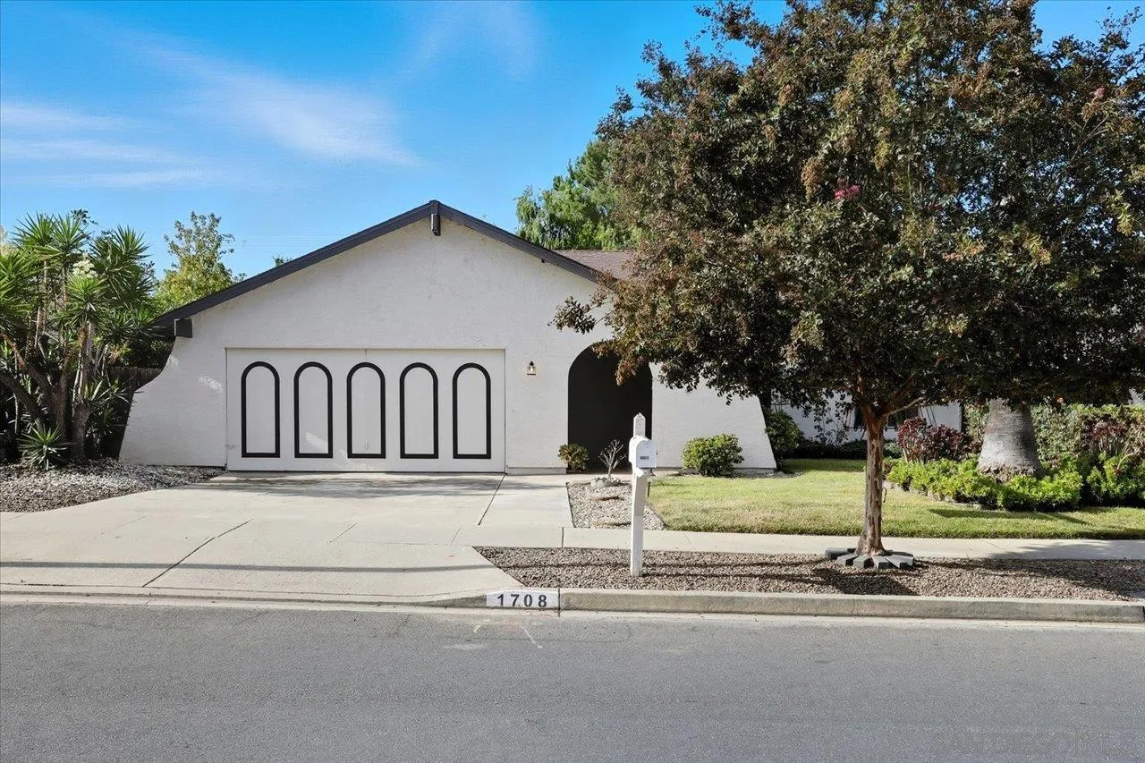 https://cdn.realtyfeed.com/cdn/127/250041643/8619e2508db3888e2c7c054526a57c38.webp