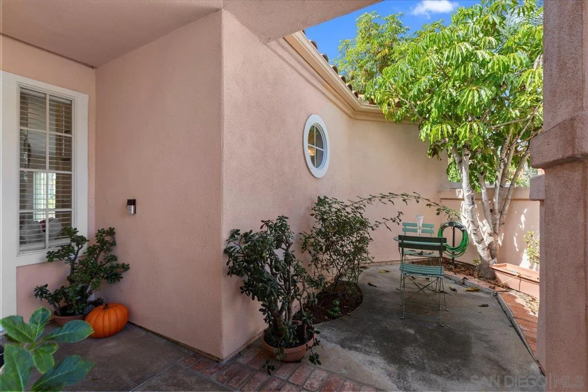 Photo #8: 250041644 Listing: Photo #8