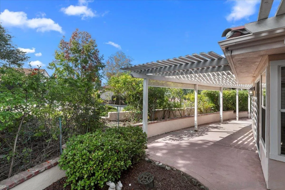 https://cdn.realtyfeed.com/cdn/127/250041644/8d37fe0eaab7b9af8750d922af804944.webp