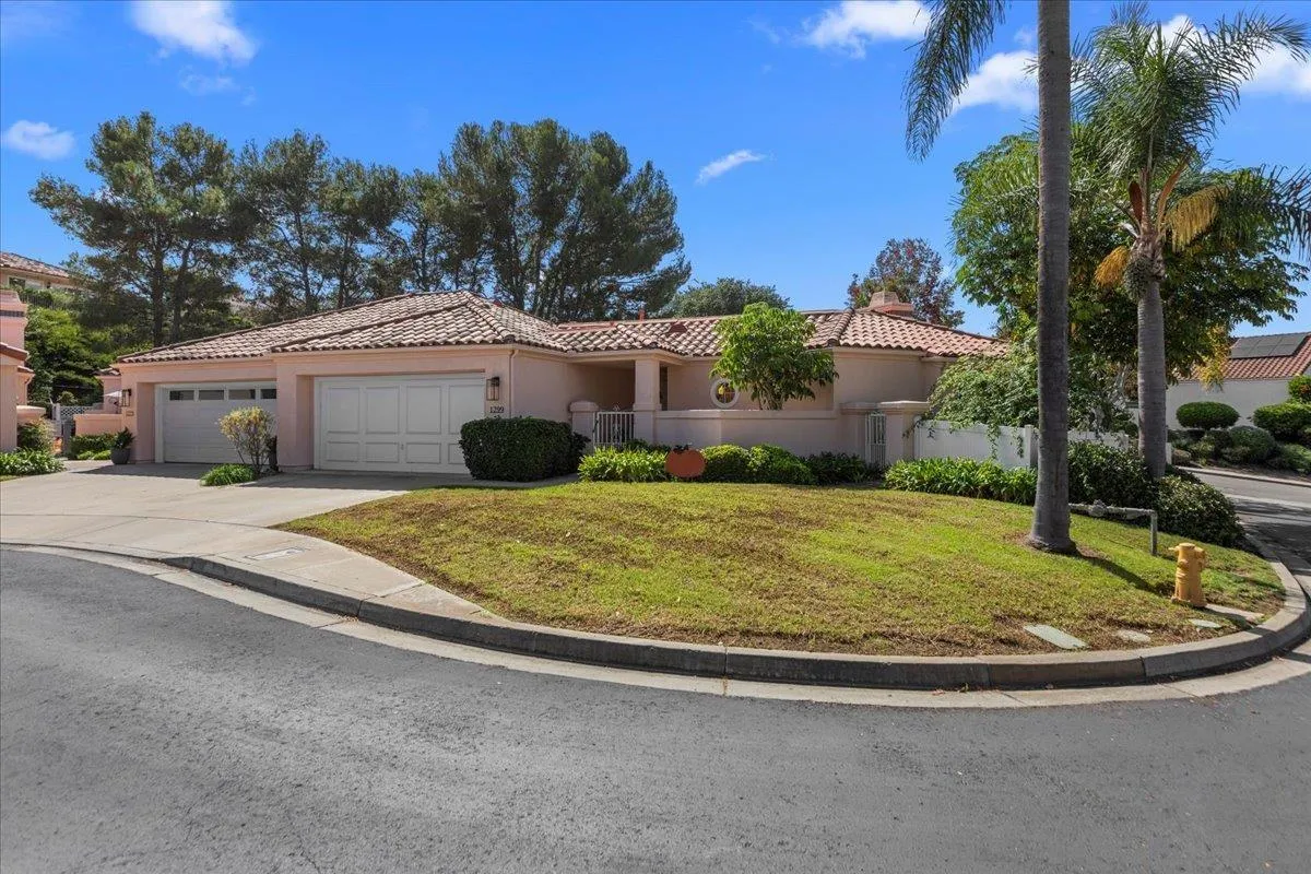 Photo #1: 250041644 Listing: Photo #1