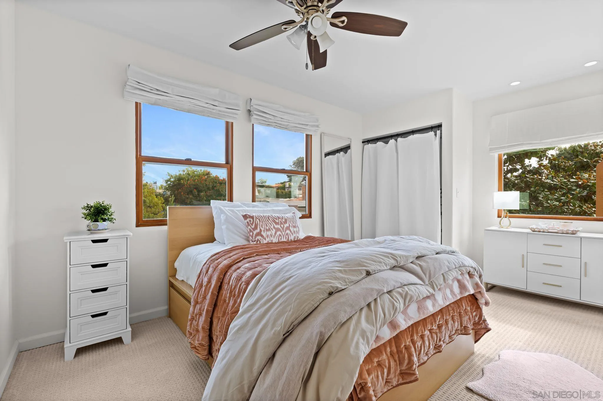 https://cdn.realtyfeed.com/cdn/127/250041652/2304a698e63d80f9a3ac435ff70f52eb.webp