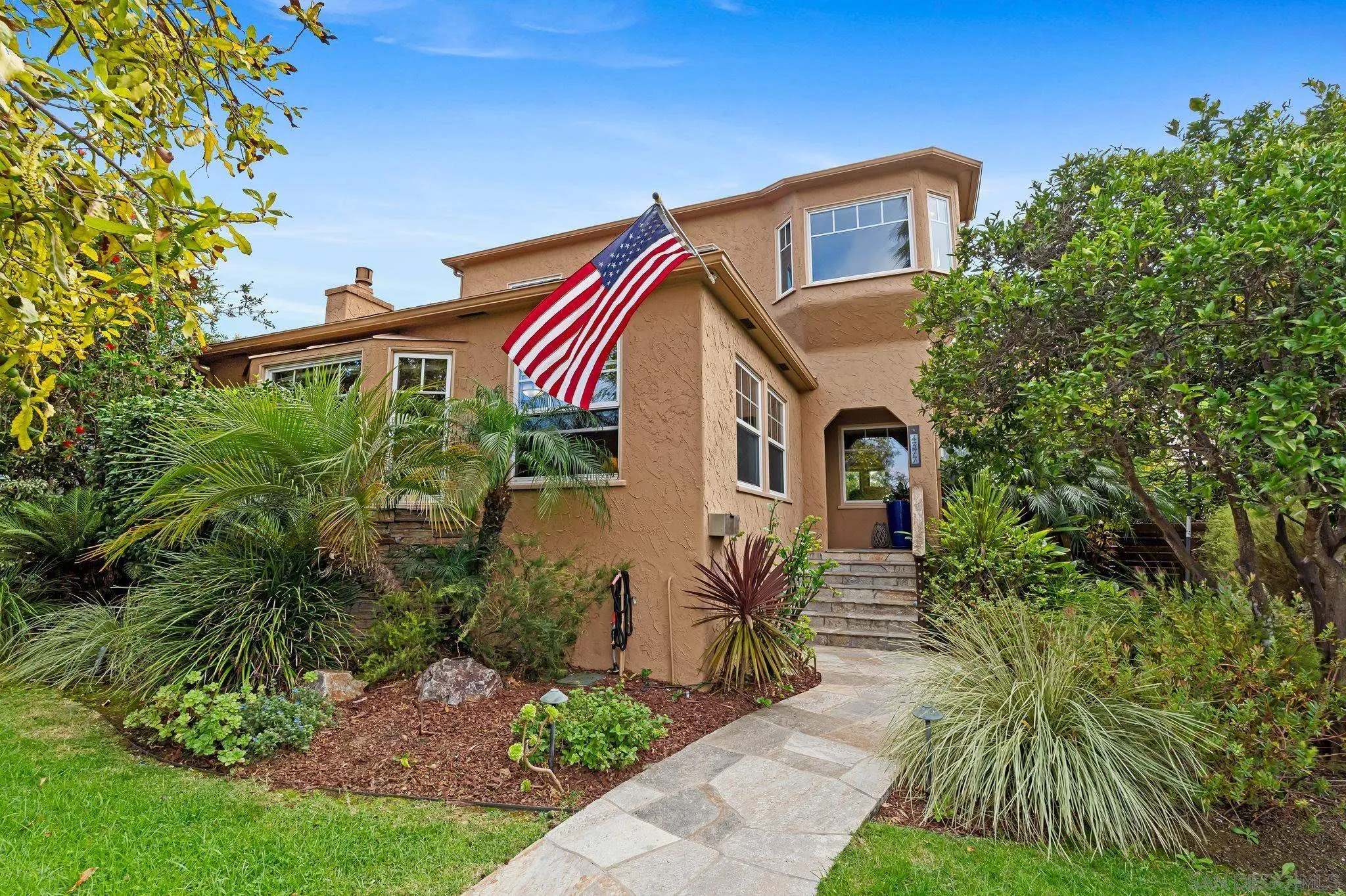 https://cdn.realtyfeed.com/cdn/127/250041652/32bfb5e0042e3de2d181e4c33400d70c.webp