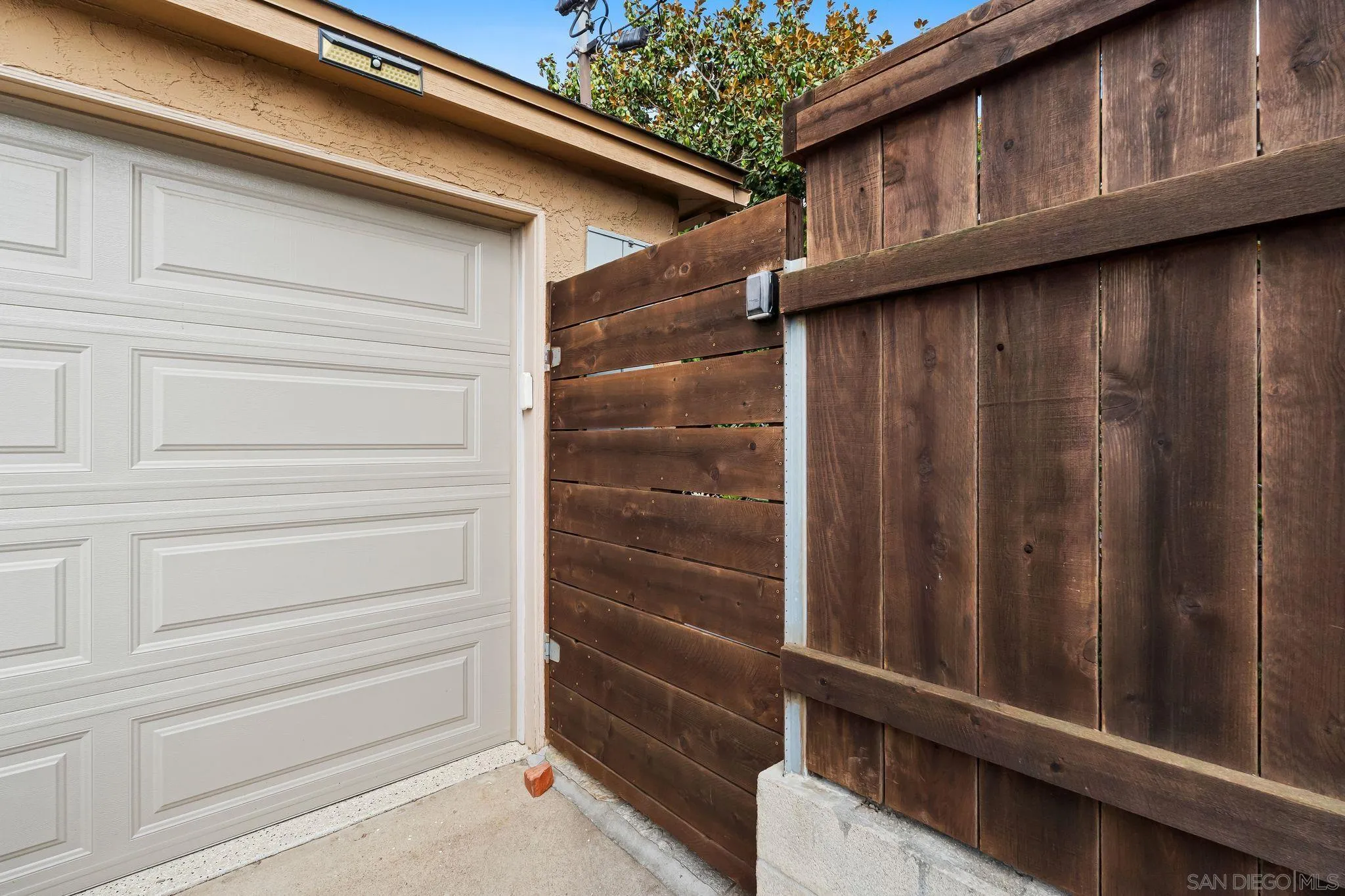 https://cdn.realtyfeed.com/cdn/127/250041652/50d12454478da186bd351f52f1b3022a.webp