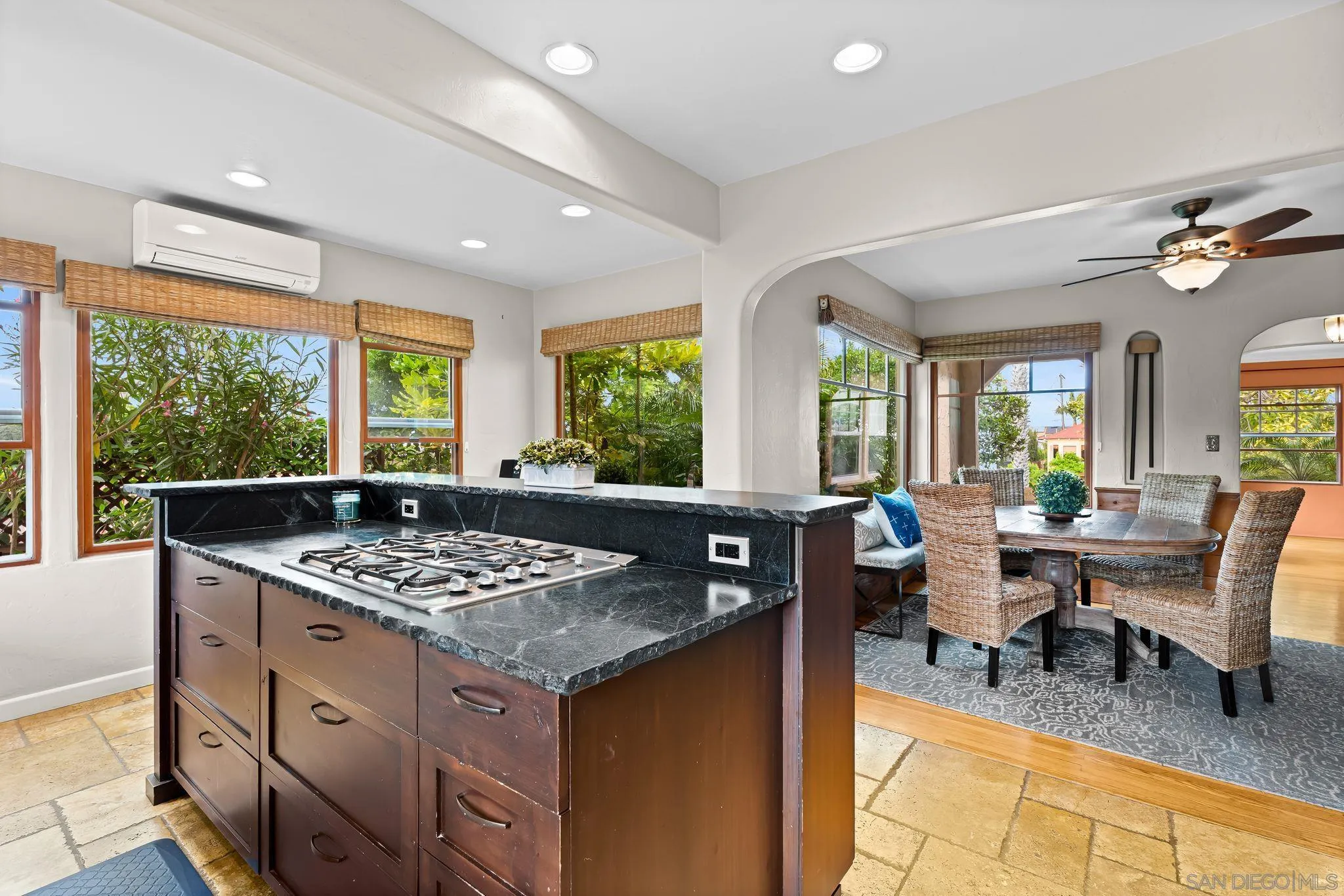 https://cdn.realtyfeed.com/cdn/127/250041652/5ea95785c0109c5e9ee9a6fe291560c2.webp
