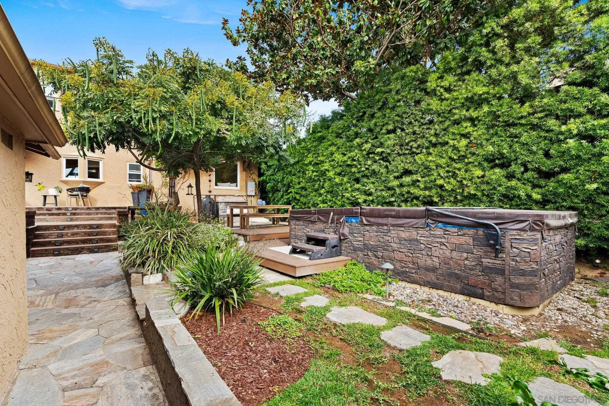 https://cdn.realtyfeed.com/cdn/127/250041652/d9345f48d3da9dc767bf8ffe3dae315b.webp