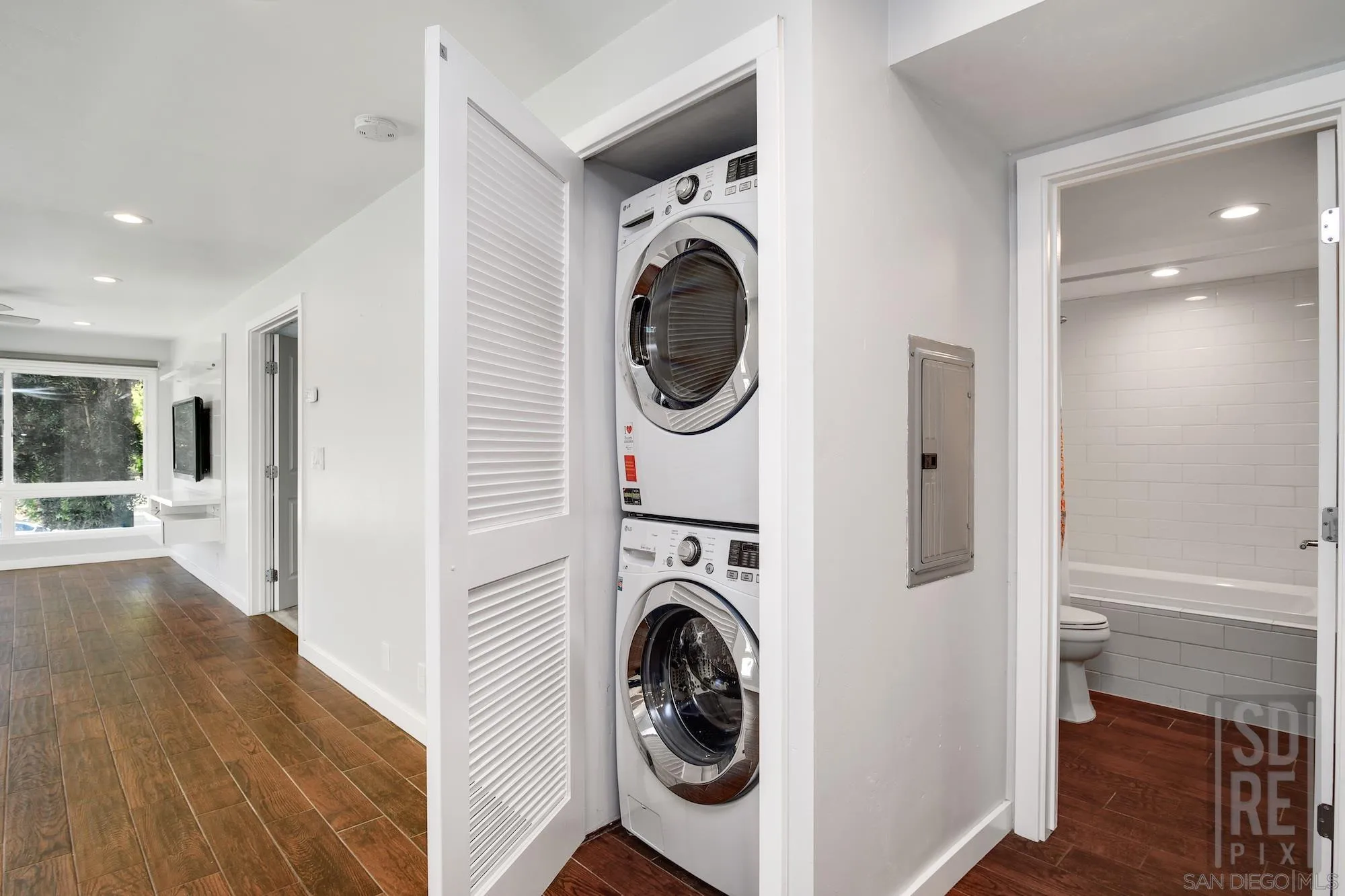 https://cdn.realtyfeed.com/cdn/127/250041654/27e58b8a59be5cf0e28eb2293ecebc20.webp
