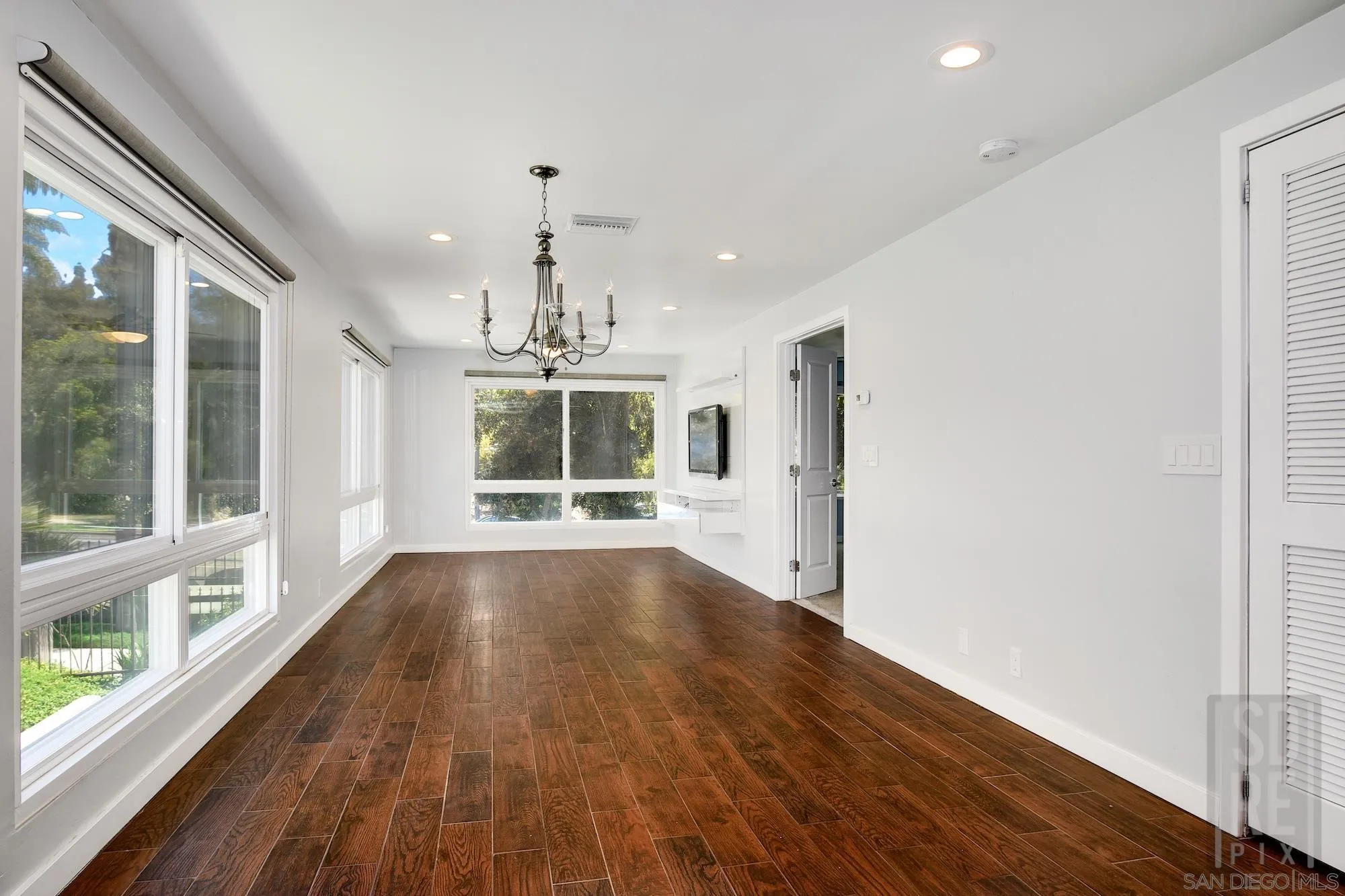 Photo #4: 250041654 Listing 