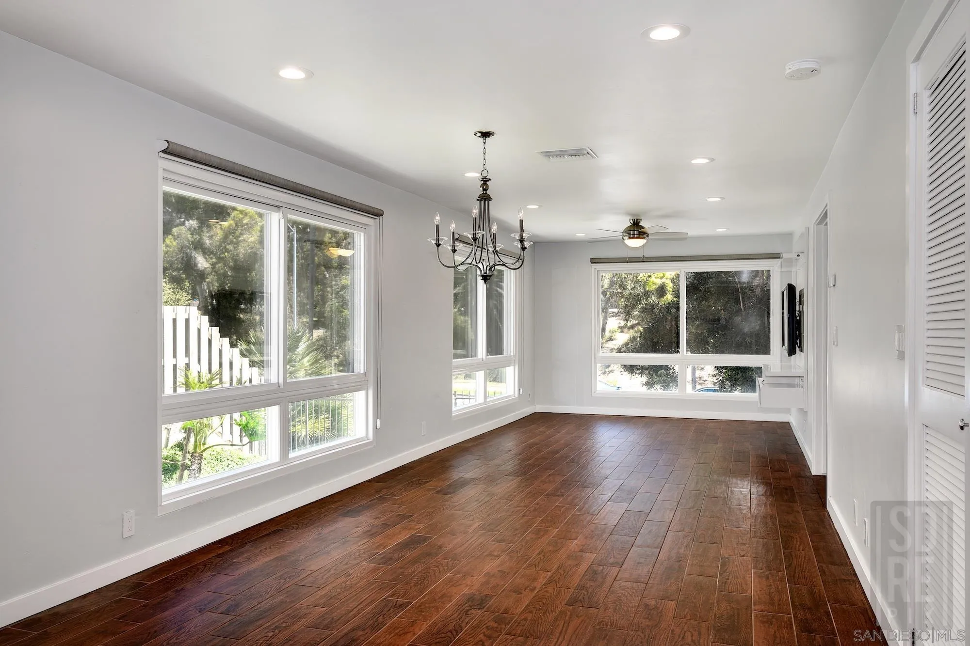 Photo #2: 250041654 Listing 