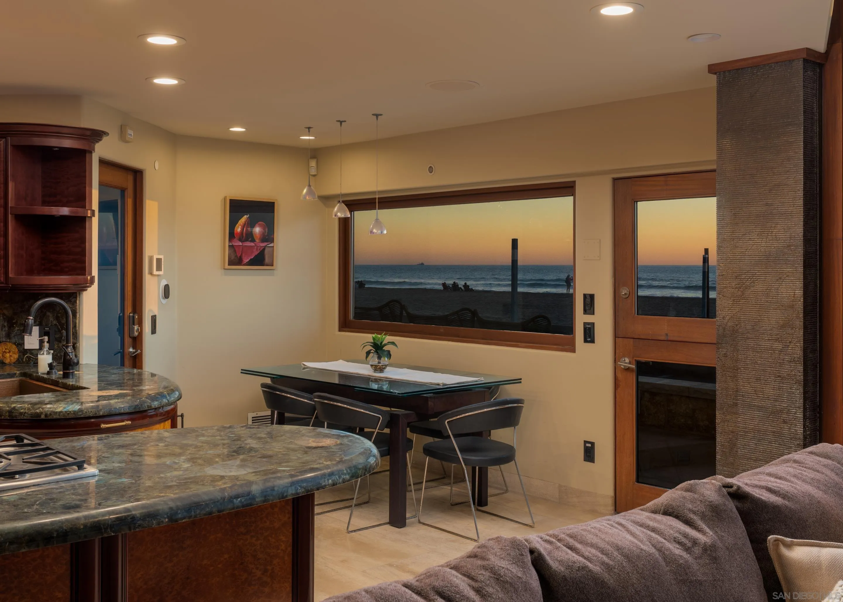 https://cdn.realtyfeed.com/cdn/127/250041658/42b27025f1e4fdb404f97db41694550f.webp