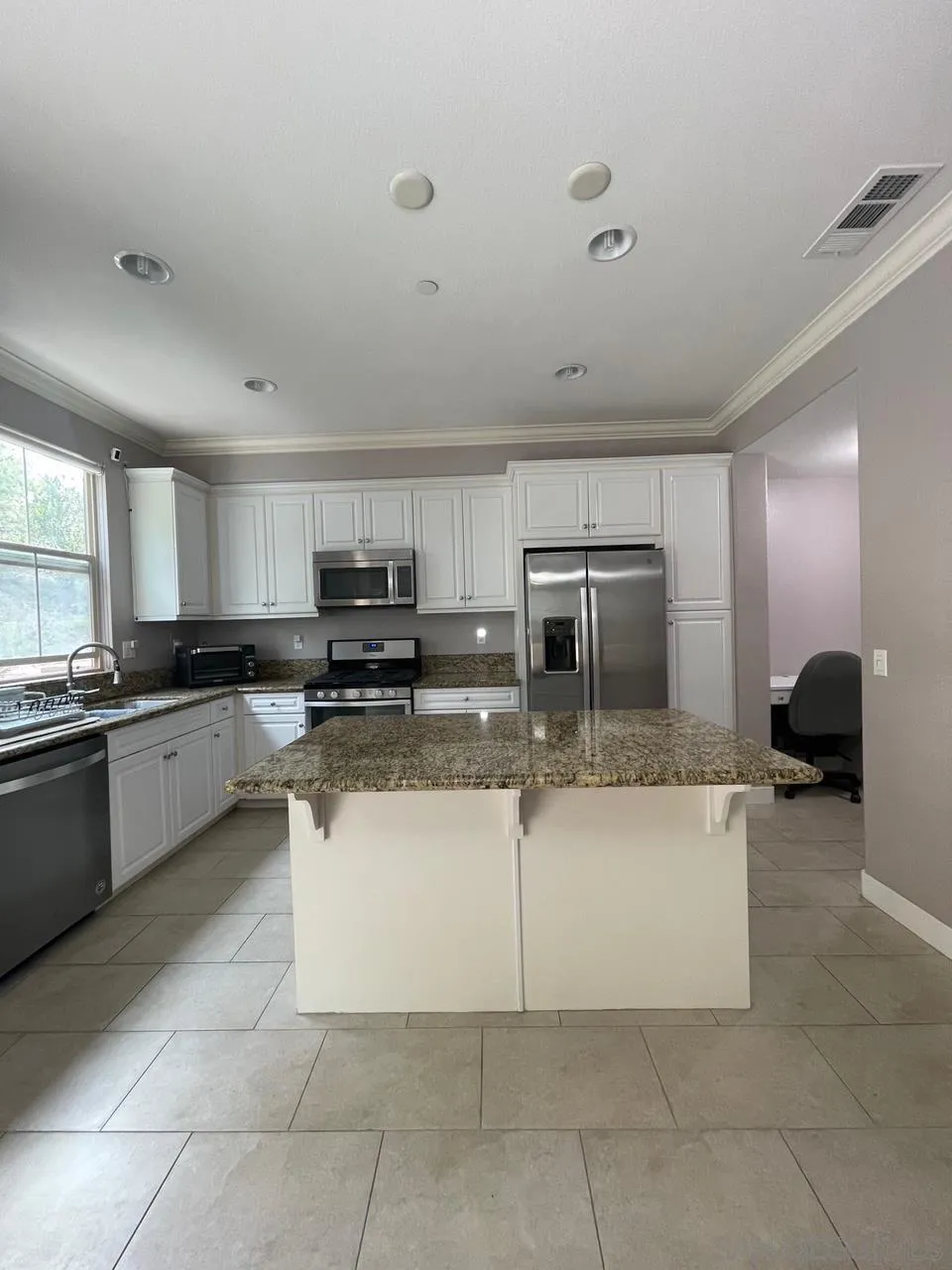 Photo #3: 250041660 Listing 