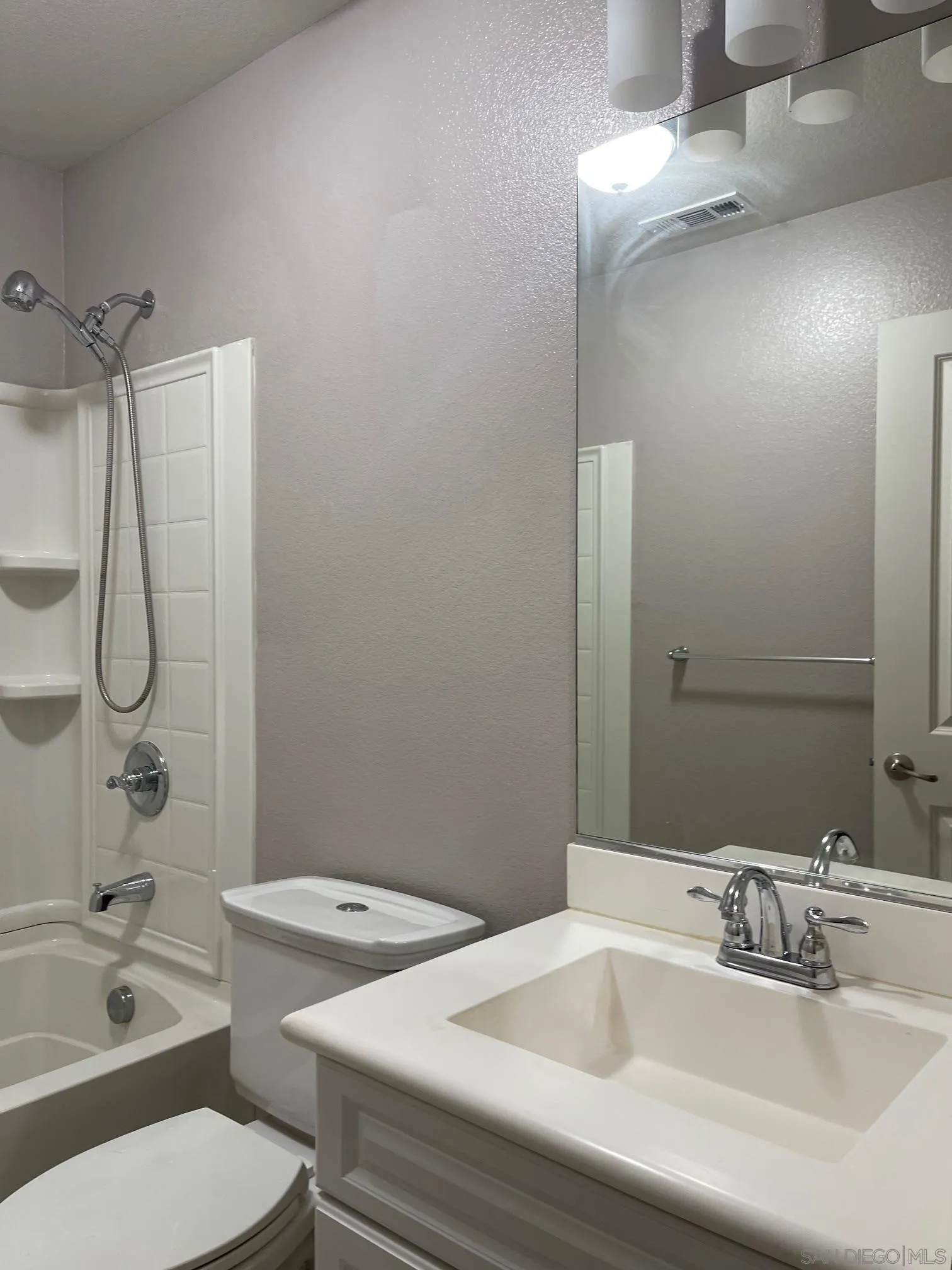 https://cdn.realtyfeed.com/cdn/127/250041660/f6511ccf54a256e8ee7b5b3e37b4a13f.webp