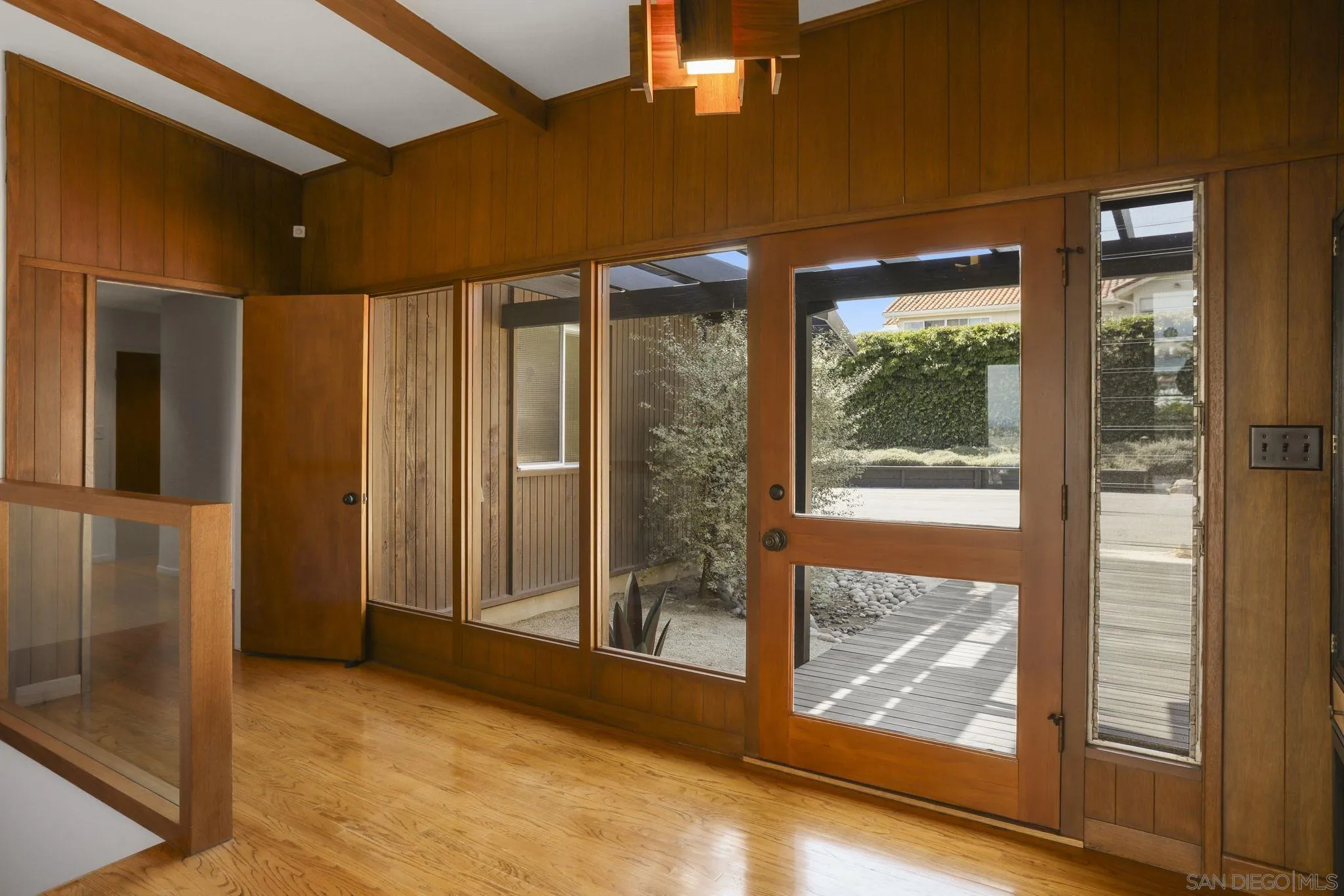 https://cdn.realtyfeed.com/cdn/127/250041663/363ef72e96f6fe4751a677293ebccc25.webp