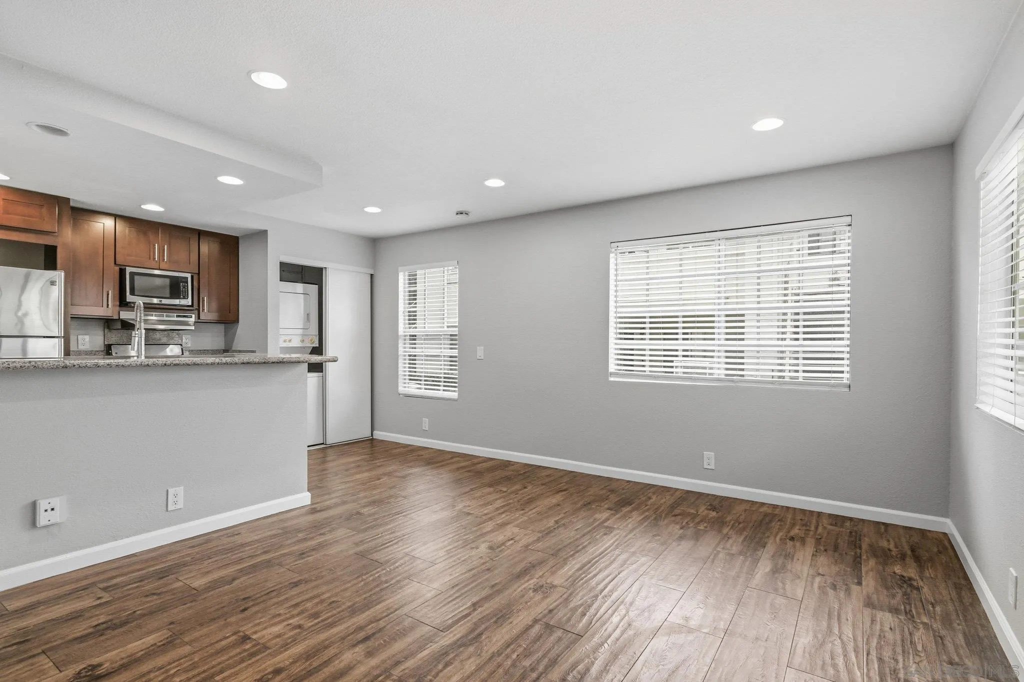 Photo #5: 250041667 Listing: Photo #5