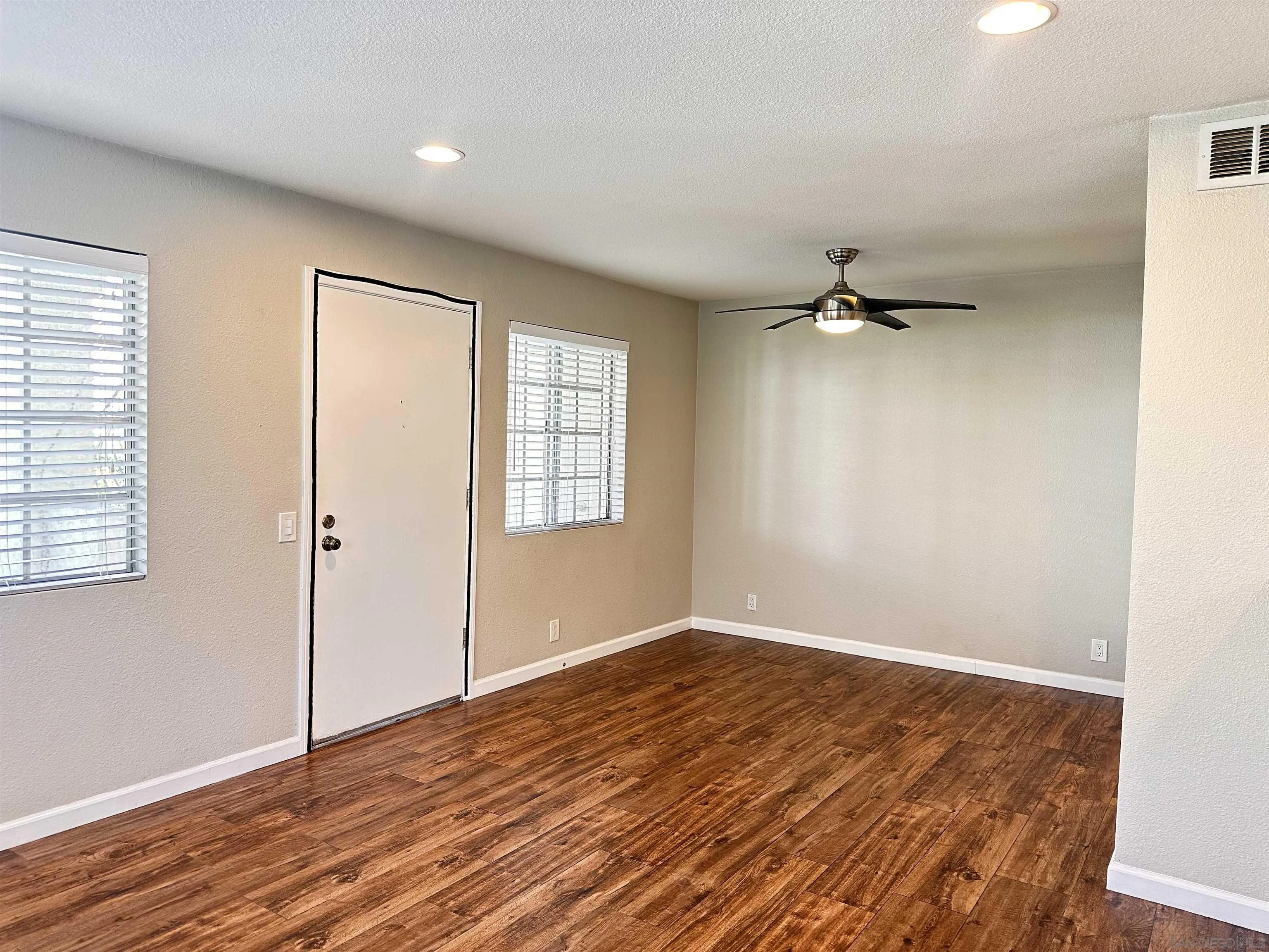 Photo #3: 250041667 Listing 