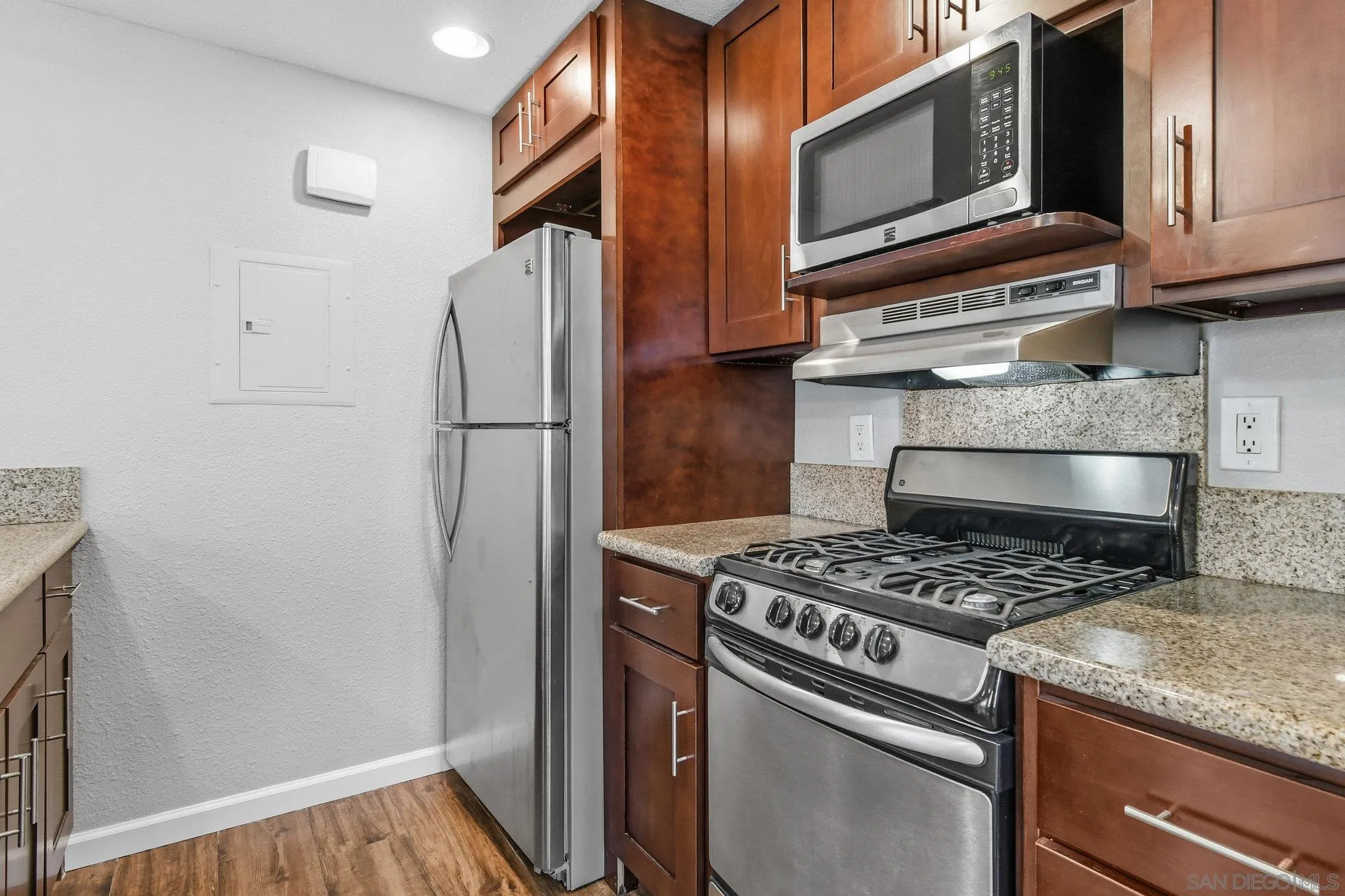 Photo #11: 250041667 Listing: Photo #11