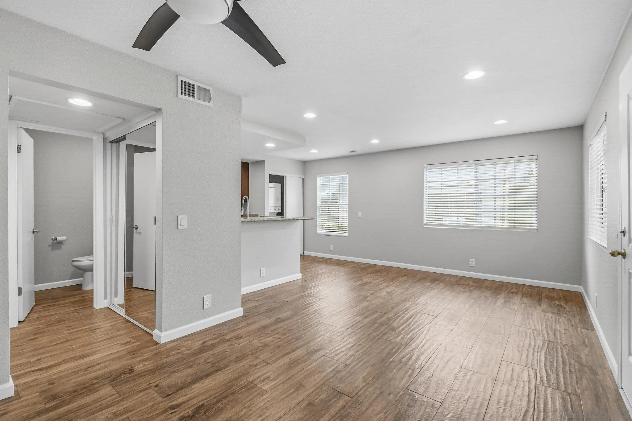 Photo #17: 250041667 Listing: Photo #17