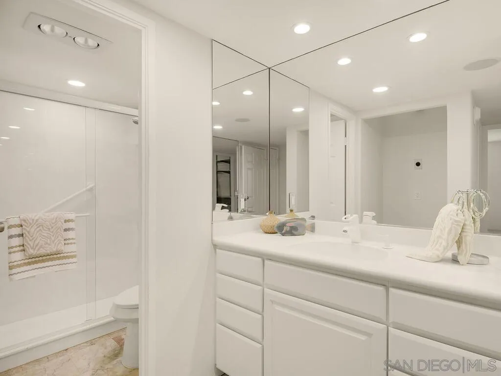 https://cdn.realtyfeed.com/cdn/127/250041668/33b20c11062708b7e4f8e2b1eb586192.webp