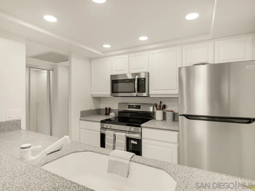 https://cdn.realtyfeed.com/cdn/127/250041668/5a61f277c0c0f08ecdb9f09be47a1a15.webp