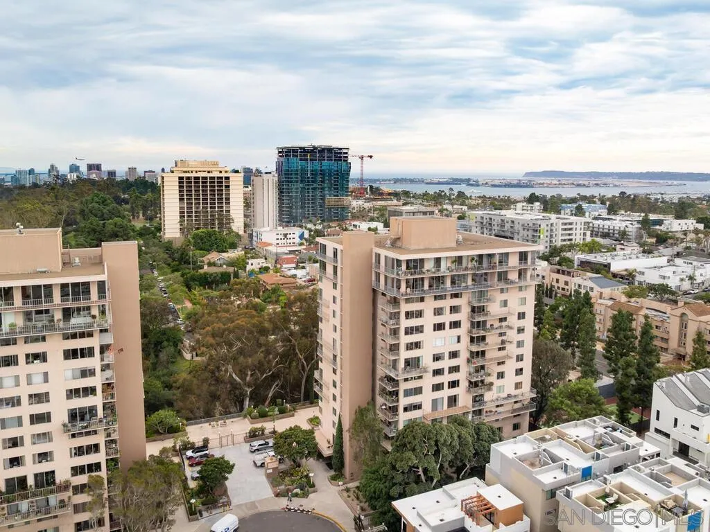 https://cdn.realtyfeed.com/cdn/127/250041668/bcd718406fe7ff4870b256d206b04c59.webp