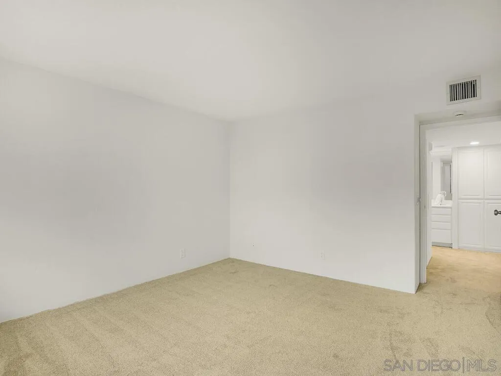 https://cdn.realtyfeed.com/cdn/127/250041668/e0feb62bd40b9cdf7caffadd29aec7b3.webp