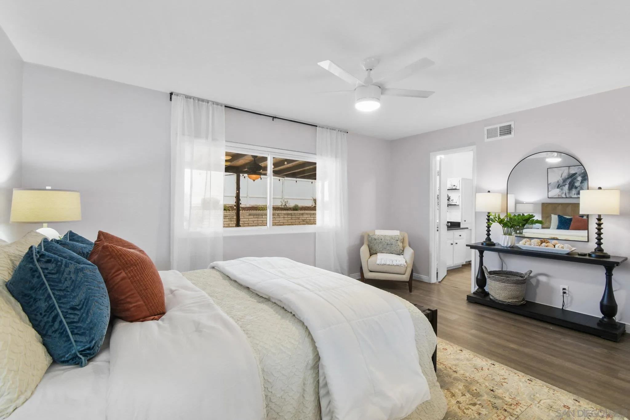 https://cdn.realtyfeed.com/cdn/127/250041672/77bf65d3ed0e7c34b2b26e7421610e97.webp