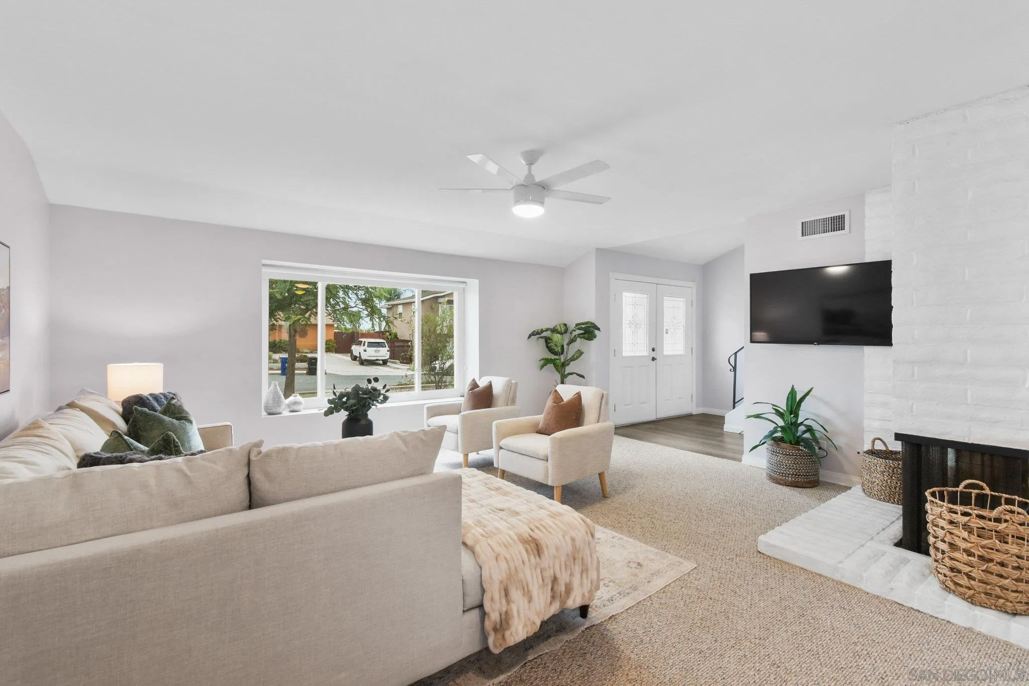 https://cdn.realtyfeed.com/cdn/127/250041672/cce6e3088445d5b175adbe02e9756681.webp