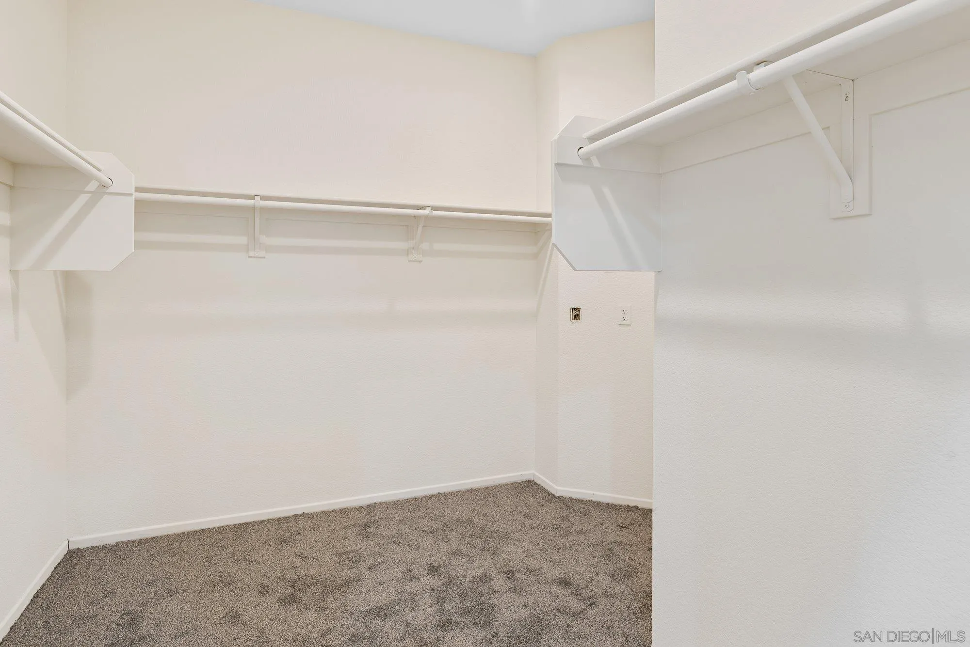 https://cdn.realtyfeed.com/cdn/127/250041673/3a81dba38ae536cd591aebf935e05ea0.webp