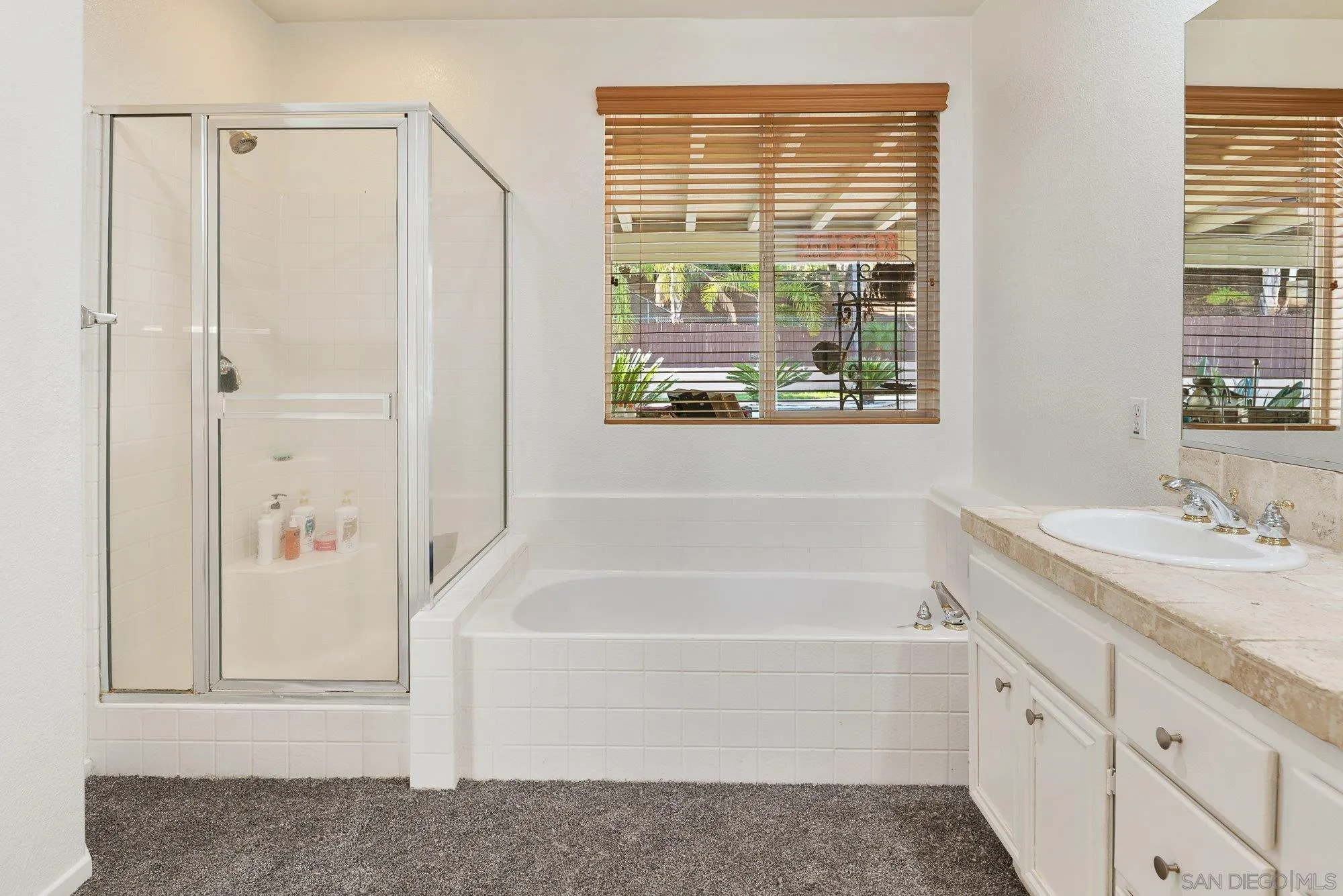 https://cdn.realtyfeed.com/cdn/127/250041673/6d97377e254fdf9757f39ad4c0dd23de.webp