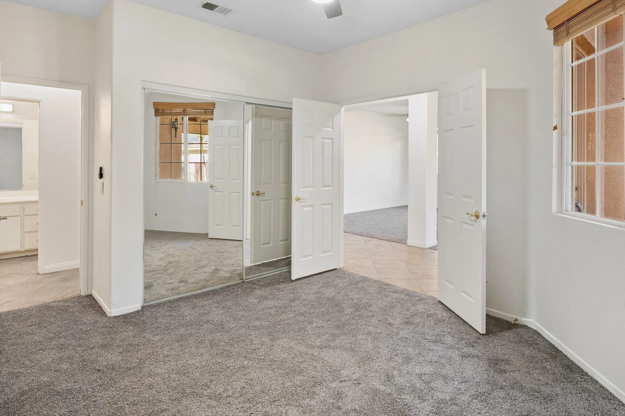 https://cdn.realtyfeed.com/cdn/127/250041673/9e15914b2bcf6e53bde682188d6e03c8.webp