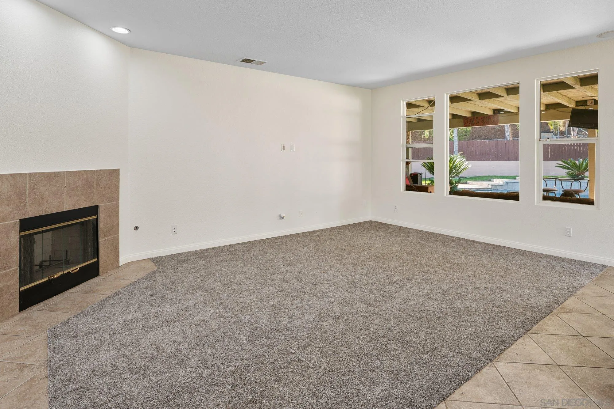 https://cdn.realtyfeed.com/cdn/127/250041673/e61110098a09a5942435c922c889bc3b.webp