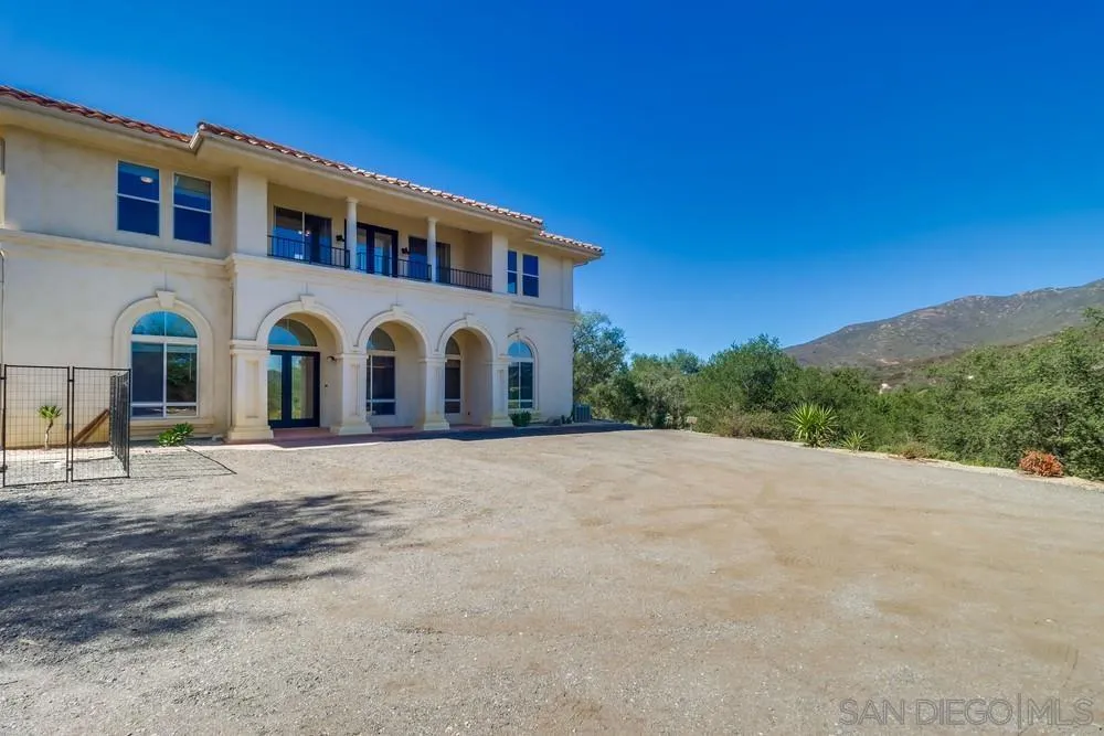 https://cdn.realtyfeed.com/cdn/127/250041674/8e8ebf1e8ebf3099cec77380678a6848.webp